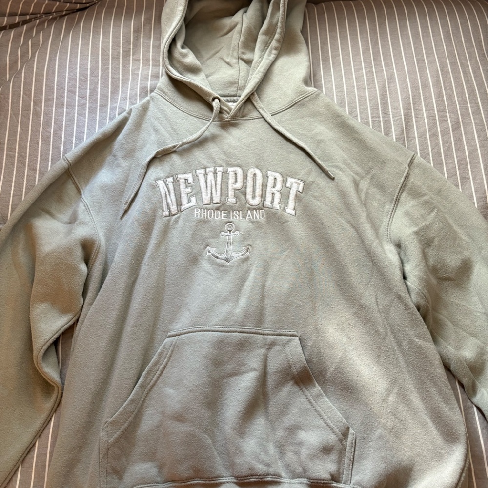 Women's Size L Sage Green Newport Rhode Island Hoodie